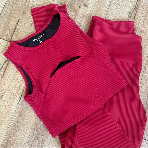 Red rib set! Cut out sports bra and v waist legging - Picture 5 of 5